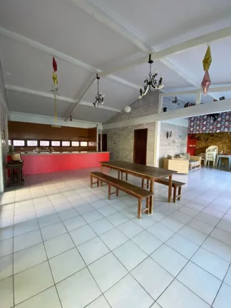 Imagem Mansão de Luxo na Coroa do Meio - 4 Suítes, Piscina com Cascata e Jardim com Pomar