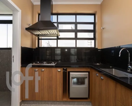 Imagem Apartamento em Perdizes com 145m² em rua tranquila e andar alto.