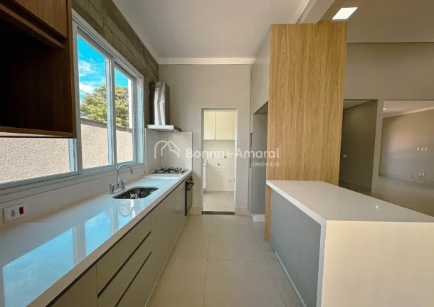 Imagem Maravilhosa casa térrea, acabamento de primeira, com 3 suítes todas com armários e ar condicionad...