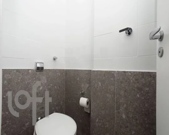 Imagem Apartamento em Perdizes com 145m² em rua tranquila e andar alto.