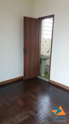 Imagem EXCELENTE CASA PARA FINS COMERCIAIS E RESIDENCIAL