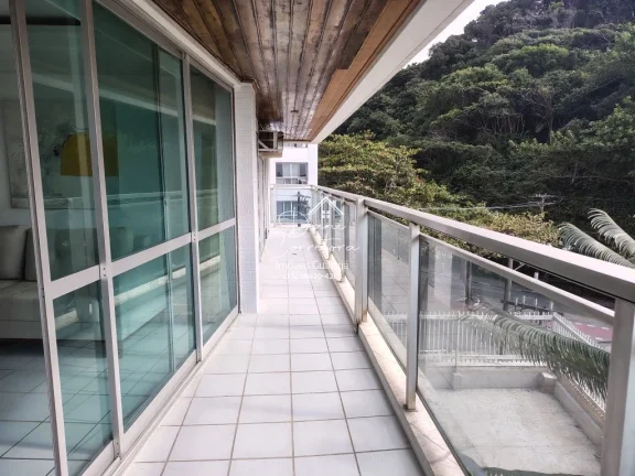 Imagem Apartamento com vista para o mar e lazer, 3 quartos com suíte e 2 vagas na Pitangueiras, Guarujá-SP - 165m² de área.
