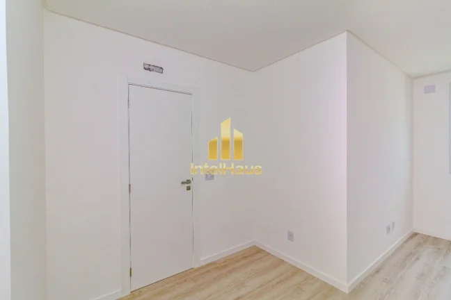 Imagem Descubra o Luxo Clássico no Edifício Villa Alba: Seu Refúgio Exclusivo em Balneário Camboriú!
I...