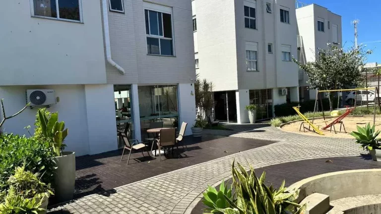 Imagem Apartamento com 3 dormitórios sendo 1 suíte e 2 vagas - Campeche, Florianópolis/SC
