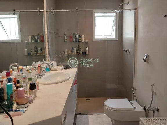 Imagem Area 217m2 Living com 3 ambientes Lareira Sala de jantar Varanda Lavabo 03 quartos 02 suites Cozinha...