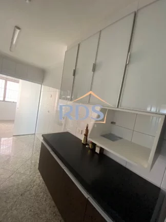 Imagem Vende apartamento de 158m² com 3 dormitórios e duas vagas no Caxingui