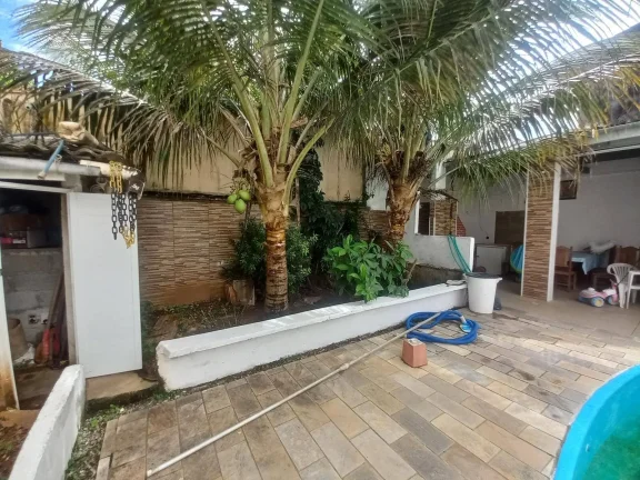 Imagem Casa Térrea com 2 Piscina em Bairro Residencial - Peruíbe