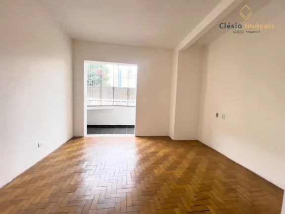 Apartamento 1 Quarto 67m² Útil | Sala com Varanda | Santa Cecília