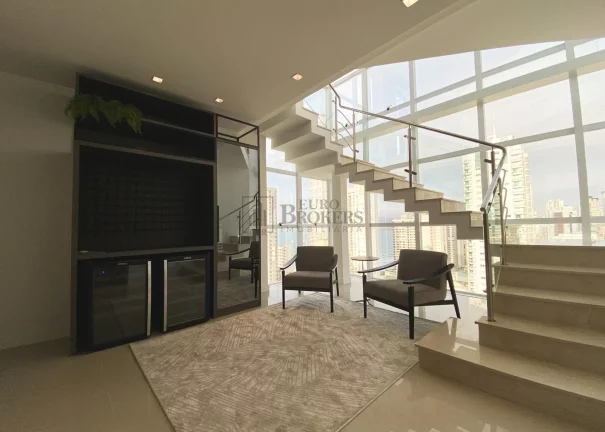 Imagem Cobertura duplex mobiliada e decorada em Balneário Camboriú.