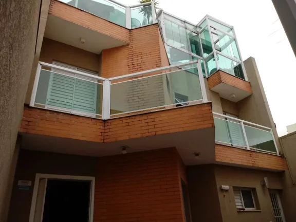 Imagem Sobrado em condomínio com 2 suites