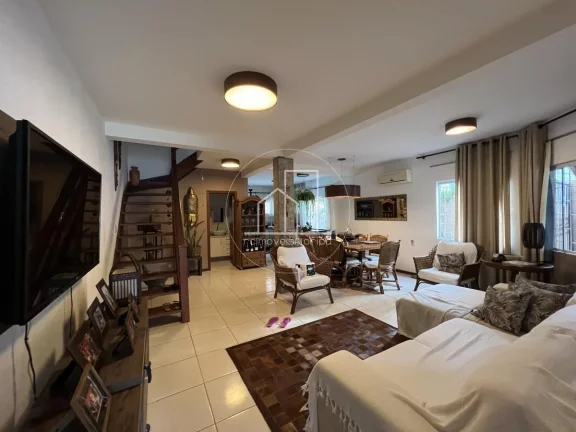 Imagem Casa / Sobrado para Venda em Florianópolis / SC no bairro São João do Rio Vermelho