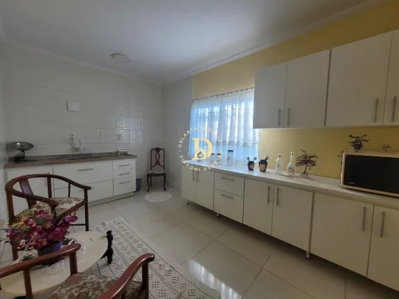 Imagem Sobrado - Bosque dos Eucaliptos - SJCampos - 03 Dormitórios (01 Suíte) - 183m²