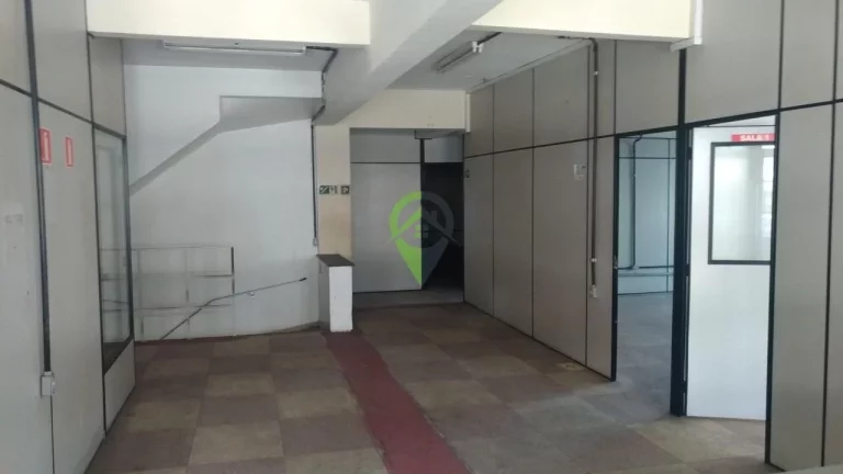 Imagem Prédio Comercial no Centro de Santos, com 2 amplos pavimentos para locação2º piso: Recepção, 6 salas, 4 banheiros. As opções de utilizações são enormes