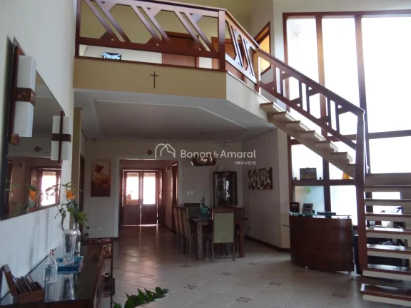 Imagem Linda casa rústica com acabamentos impecáveis, 4 suítes, sendo uma no térreo, para venda ou loca...