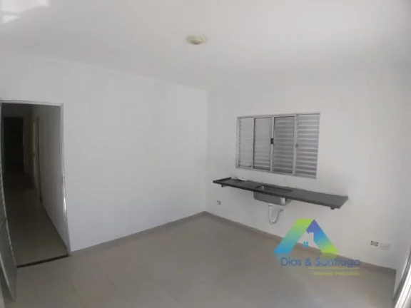 Imagem Lindo sobrado com excelente localização em bairro tranquilo de fácil acesso a comercios e principais avenidas com excelente valor !