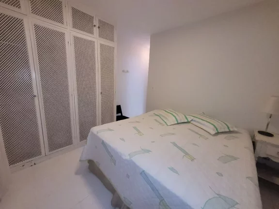 Imagem APARTAMENTO AMPLO, 1ª QUADRA NA PRAIA, COM 3 DOMITÓRIOS, SENDO 1 SUÍTE, 1 VAGA PARA AUTO