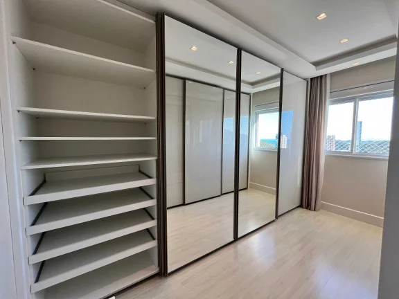 Imagem Apartamento com 4 suítes e 3 vagas de garagem em Balneário Camboriú/SC