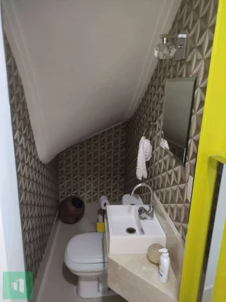 Imagem Sobrado à venda, com 3 quartos, 200m2
