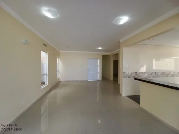 Imagem Casa de Alto Padrão à Venda em Condomínio Fechado na Cidade Litorânea de Peruíbe.