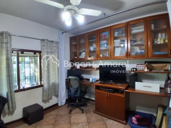 Imagem Excelente oportunidade para quem busca conforto, segurança e funcionalidade. Esta casa térrea poss...