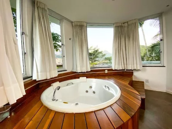 Imagem Casa à venda, 242 m² por R$ 1.800.000,00 - Vargem Grande - Teresópolis/RJ