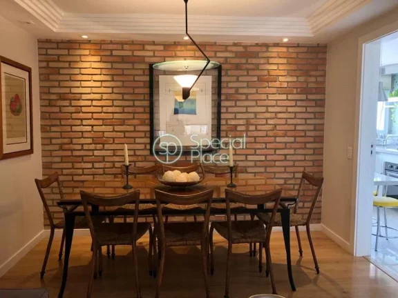 Imagem Lindo apartamento, totalmente reformado em rua charmosa e de fácil acesso para toda comodidade do b...