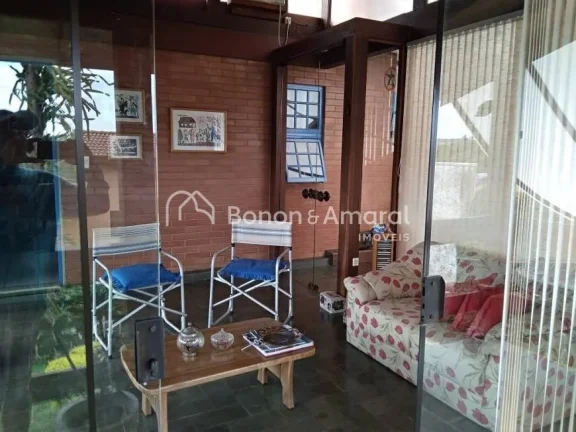 Imagem Linda casa à venda no Colinas do Ermitage. Casa alta cercada de área verde, ótima lozalização.
...