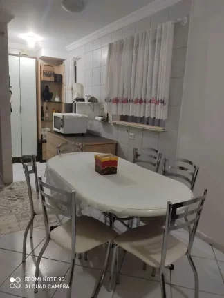 Imagem Apartamento com 2 dormitórios sendo 1 suíte e 1 vaga de garagem em Itapema/SC
