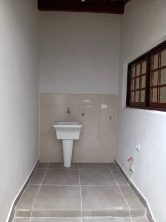 Imagem Ótimo sobrado próximo à escolas e comércio!