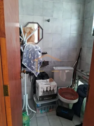 Imagem TERRENO COM 2 CASAS À VENDA.
Casa 1: 3 dormitórios, sendo 1 suíte com hidromassagem, 3 salas, coz...
