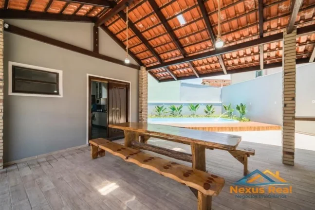 Imagem Sobrado com Piscina e 5 quartos