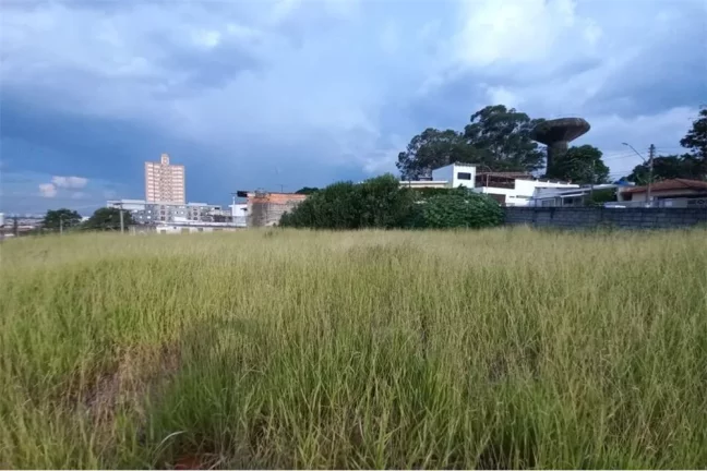 Imagem Terreno para locação 2.700m²-R$15.000-Vl Jaguará.