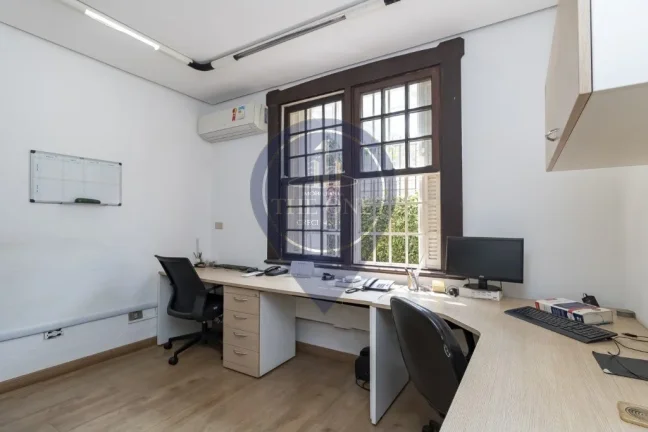 Imagem Magnífica Casa à Venda na Barra Funda: 12 Salas, 6 Banheiros, 16 Vagas - São Paulo-SP (520m²)
