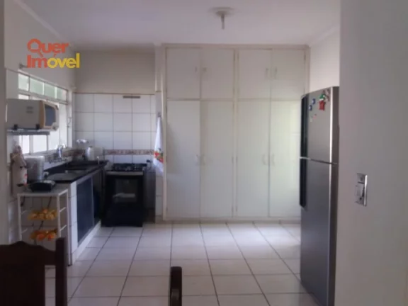Imagem Imperdível: Casa à venda em Ribeirão Preto-SP, Vila Tibério. 3 quartos, 1 sala, 2 banheiros, garagem e 166,31m².