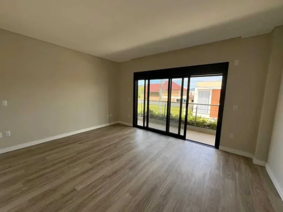 Imagem Casa de alto padrão com 4 dormitórios sendo 3 suítes e 4 vagas de garagem em Camboriú/SC