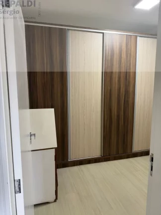 Imagem Impecável casa à venda em Bairro Michel Criciúma-SC, Centro: 3 quartos, 1 suíte, 2 salas, 3 banheiros, 4 vagas de garagem, 200m² de área.