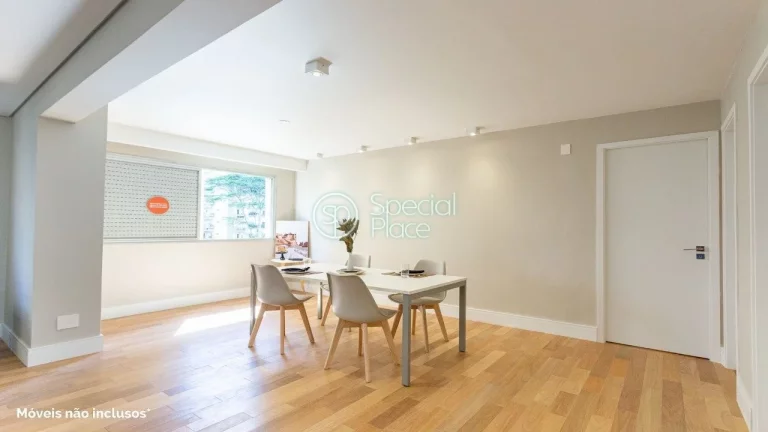 Imagem Em Moema, ao lado da estação de metrô de mesmo nome e a uma curta caminhada do Parque Ibirapuera,...