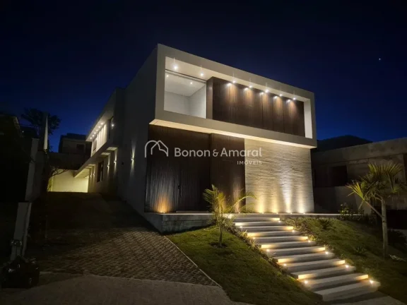 Imagem A casa no Residencial Jatibela oferece um design sofisticado e espaços amplos. No andar superior, e...