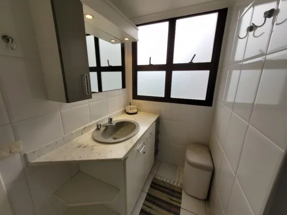 Imagem APARTAMENTO AMPLO COM 3 SUÍTES E PEQUENA VISTA PARA O MAR