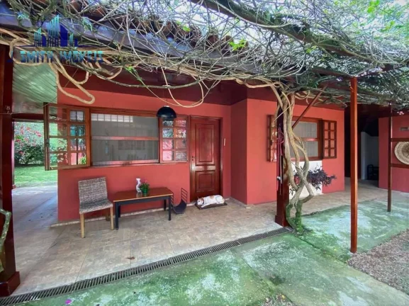 Imagem TÉRREA, 3 suítes, lote plano, piscina e gourmet, em bolsão fechado.