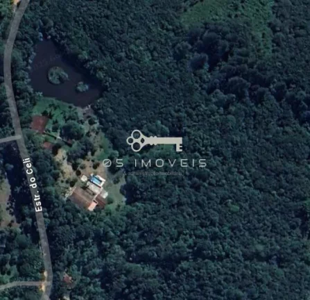 Chácara à venda com piscina, lago e salão de jogos – 45.000m²!