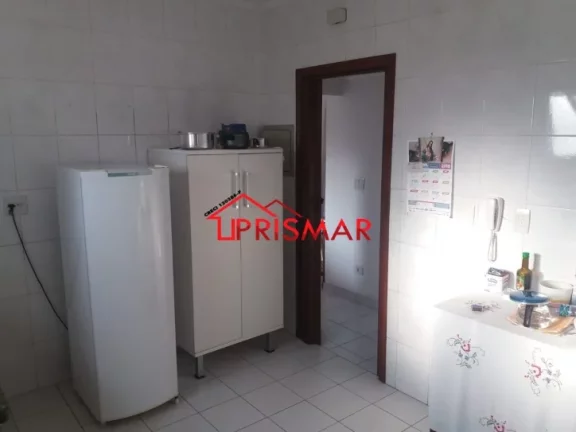 Imagem Frente 2 Dormitórios, 1 suíte, depend empregada Vaga demarc