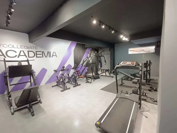 Imagem Studio Moderno com Cozinha Planejada no Edifício Collegiate – Próximo à Faculdade de Medicina