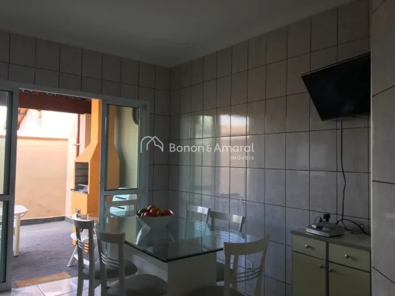 Imagem Casa em condomínio na cidade de Valinhos a 5 minutos do centro, com fácil acesso as rodovias da re...