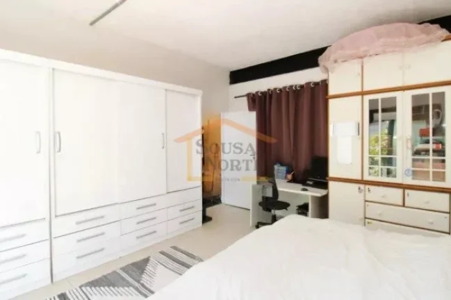 Imagem Casa estilo rústico industrial em condomínio fechado com guarita e segurança 24h. Terreno de 278m...