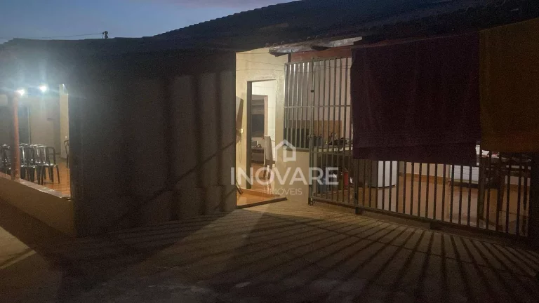 Imagem Casa com 2 dormitórios à venda, 90 m² por R$ 200.000,00 - Prefeito José Moisés - Itumbiara/GO