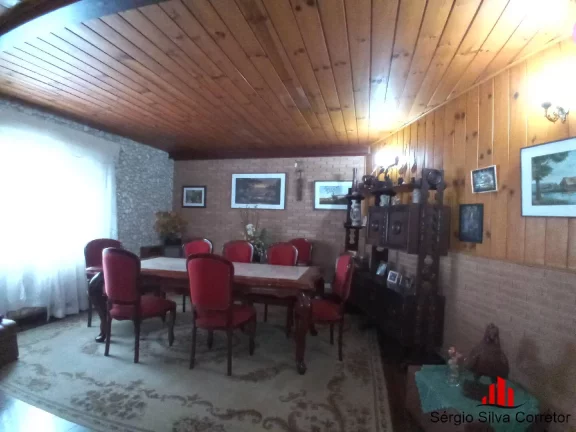 Imagem Casa Com 06 Dormitórios a Venda, Por R$ 850.000,00 na Região de Abernéssia.