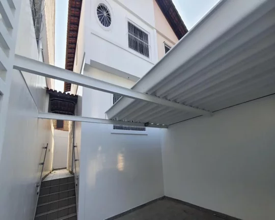 Imagem Sobrado à venda no Butantã com 3 dormitórios, quintal e 2 vagas de garagem.