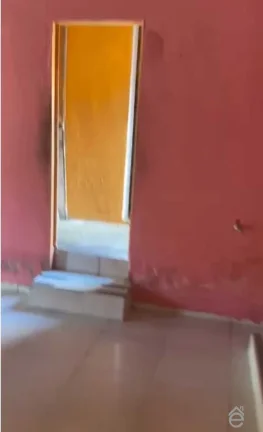 Imagem Casa de esquina, no centro de de Mar Vermelho, 51m2, 2/4, com garagem
