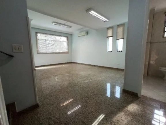 Imagem Locação Alto Padrão Sobrado 4Qts 5Vgs no Embaré